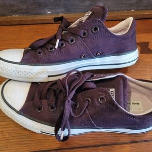 Converse size 7